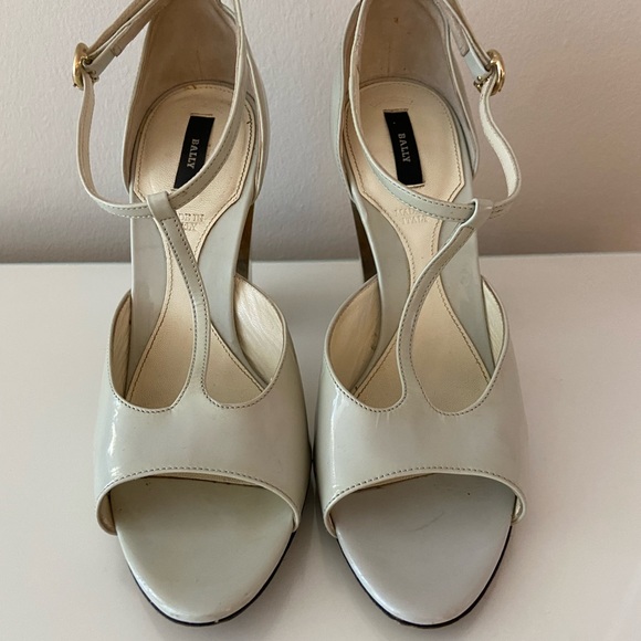 Rare! BALLY t-strap block heels size 7.5 - Picture 2 of 10
